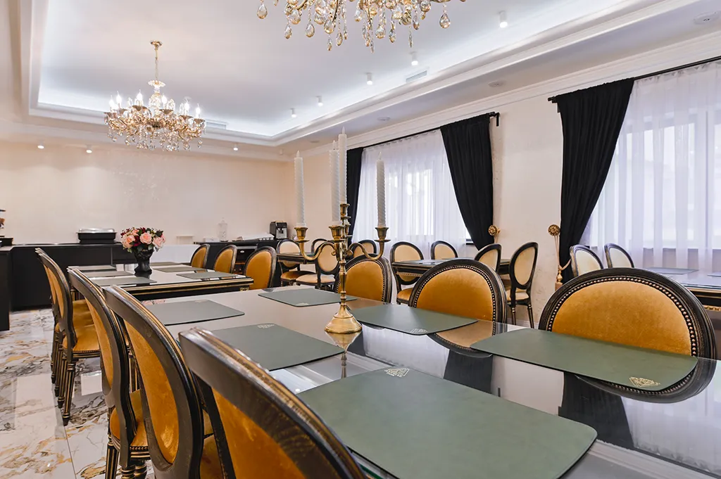 Garni Hotel Astral Park 餐厅