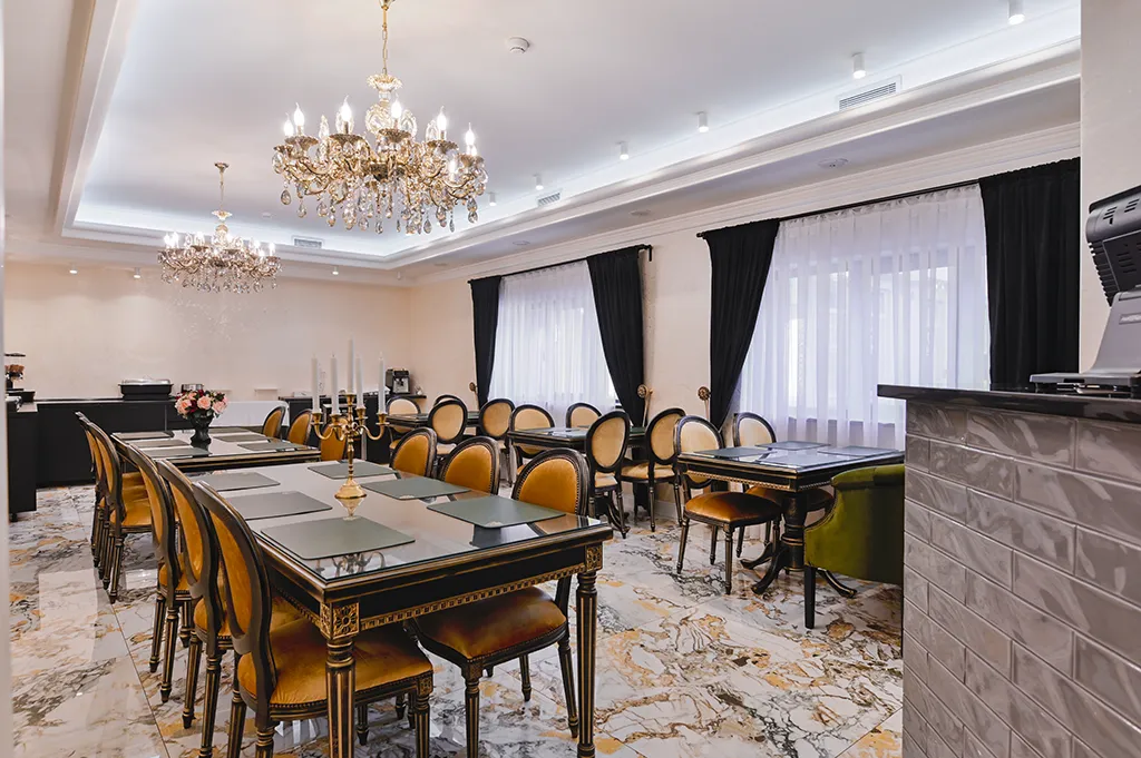 Garni Hotel Astral Park 餐厅